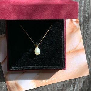 FEDOMA Gold Chain Necklace with White Pearl Pendant